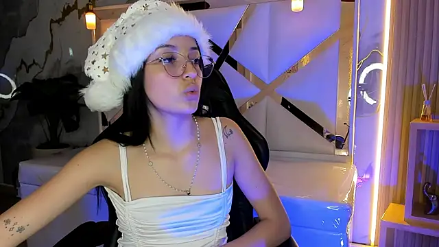 sophiadoll tf online show from December 15, 8:35 pm