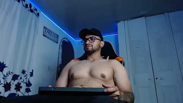 Chrys harris77 online show from December 16, 1:32 am