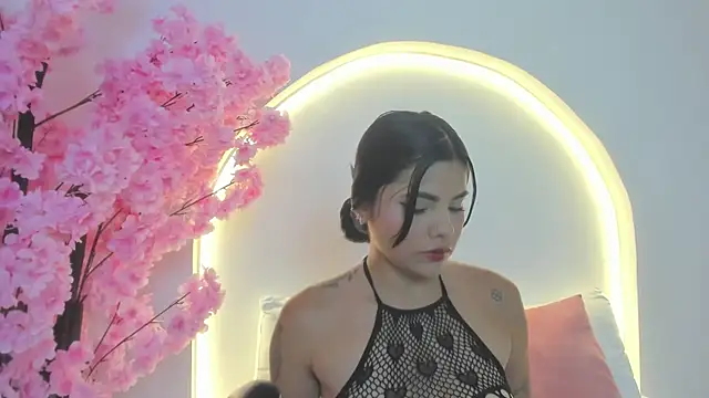molly lovee  online show from June 30, 7:26 pm
