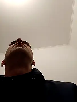 Snapshot of Deffnot7777 chatting on November 19, 10:32 pm Deffnot7777 online show from November 19, 10:32 pm