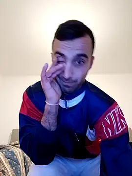 Snapshot of Deffnot7777 chatting on November 25, 10:21 pm Deffnot7777 online show from November 25, 10:21 pm