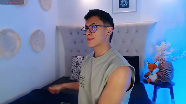 Snapshot of SalvadorFit chatting on October 5, 8:29 pm SalvadorFit online show from October 5, 8:29 pm