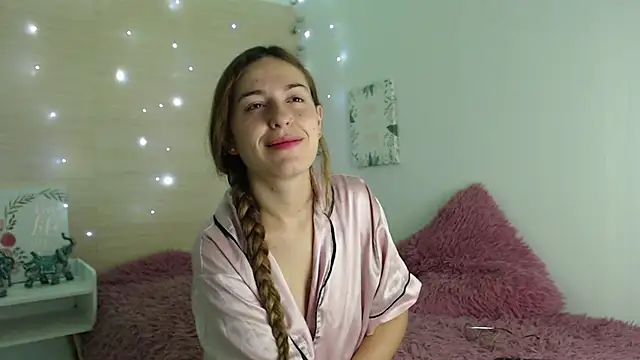 kat desiree online show from October 19, 11:33 am