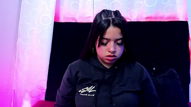 queen salomme online show from December 18, 8:59 pm