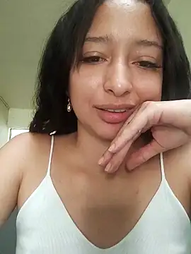 Snapshot of Vale_stone_ chatting on June 27, 5:51 pm Vale stone online show from June 27, 5:51 pm