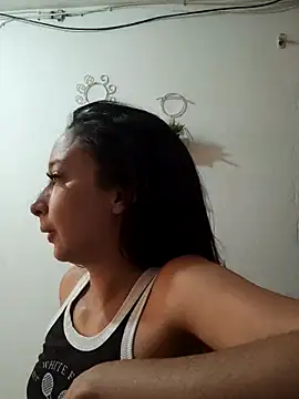 Snapshot of Vale_stone_ chatting on August 3, 1:49 pm Vale stone online show from August 3, 1:49 pm