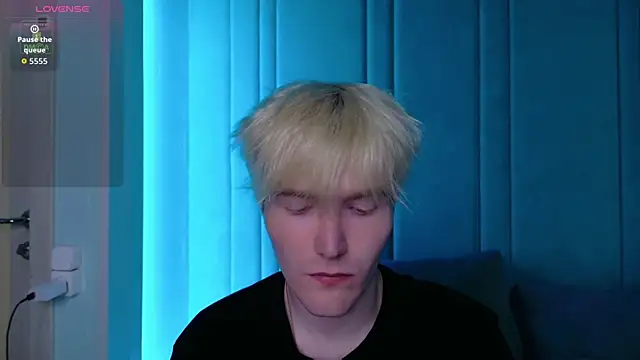 MikkiJohnsonn online show from September 23, 4:48 am
