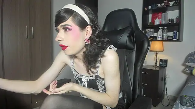 urLittlesissy online show from July 15, 3:45 am