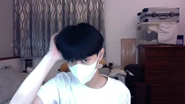 kai101010 online show from December 3, 2:37 pm