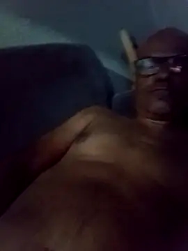 Snapshot of JeffersonRay chatting on February 22, 3:51 am JeffersonRay online show from February 22, 3:51 am