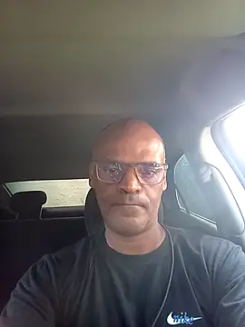 Snapshot of JeffersonRay chatting on April 1, 10:16 am JeffersonRay online show from April 1, 10:16 am