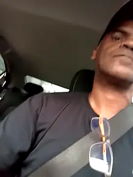 Snapshot of JeffersonRay chatting on April 1, 3:09 pm JeffersonRay online show from April 1, 3:09 pm