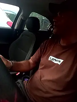 Snapshot of JeffersonRay chatting on April 3, 10:24 am JeffersonRay online show from April 3, 10:24 am