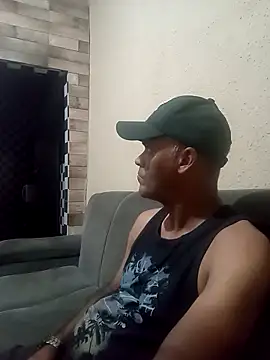 Snapshot of JeffersonRay chatting on April 4, 3:38 am JeffersonRay online show from April 4, 3:38 am