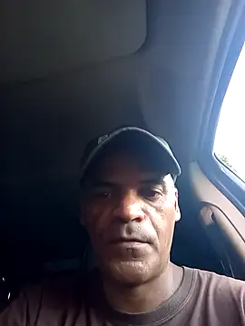 Snapshot of JeffersonRay chatting on April 9, 9:36 am JeffersonRay online show from April 9, 9:36 am