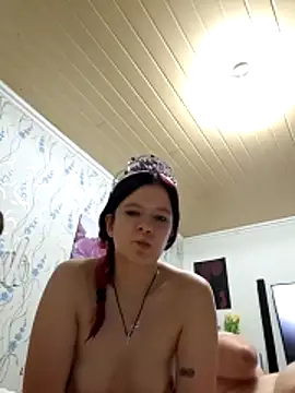 Snapshot of Hot_SkinnyGirl chatting on April 18, 6:45 pm Hot SkinnyGirl online show from April 18, 6:45 pm