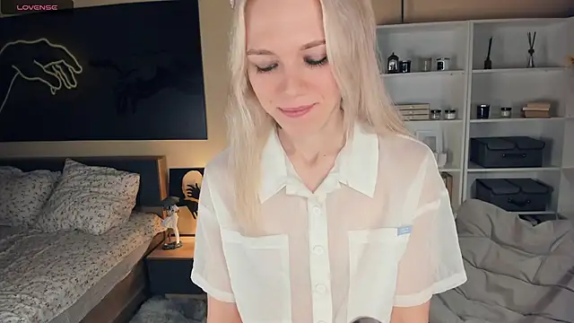 DianeHonnette online show from October 5, 7:23 pm