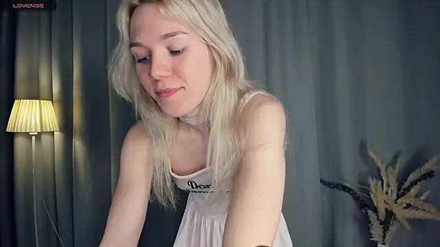 DianeHonnette online show from January 10, 7:26 pm