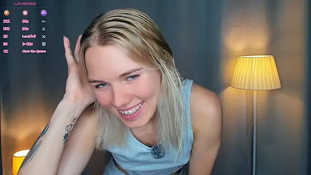 Snapshot of DianeHonnette chatting on July 10, 7:05 pm DianeHonnette online show from July 10, 7:05 pm