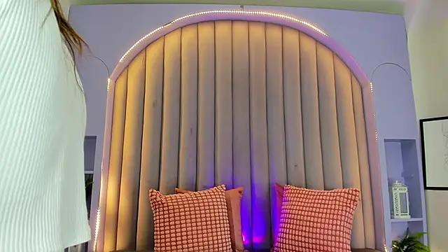 KeendraFox  online show from September 18, 7:27 pm