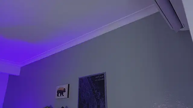 Snapshot of KeendraFox_ chatting on March 30, 10:05 am KeendraFox online show from March 30, 10:05 am