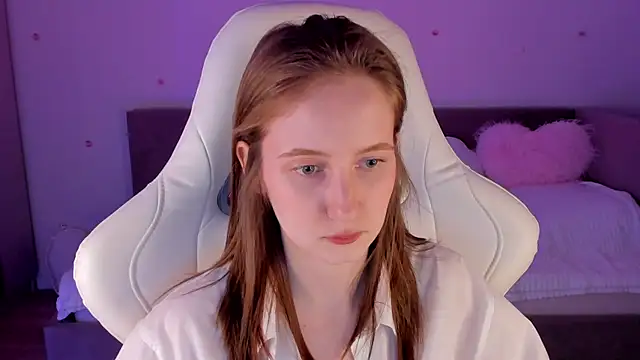 CrystalSoul  online show from November 15, 5:05 am