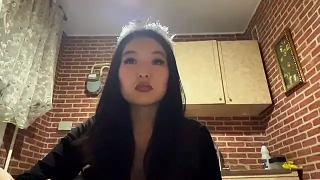 Snapshot of EmmaLeexth chatting on November 18, 2:54 pm EmmaLeexth online show from November 18, 2:54 pm