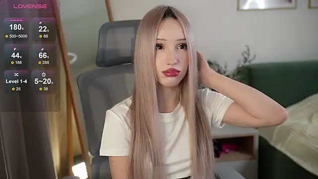 Laura Obsidian online show from October 15, 2:39 pm