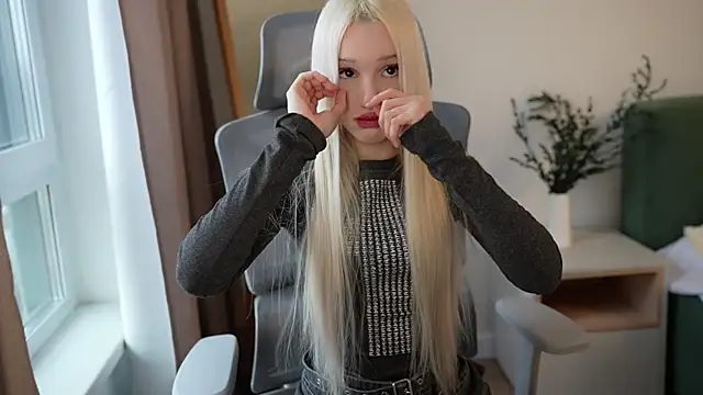 Laura Obsidian online show from November 3, 7:09 am