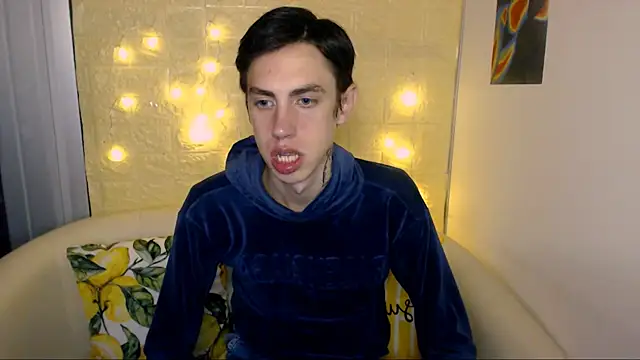 Snapshot of AlexNaughty14 chatting on September 19, 9:22 am AlexNaughty14 online show from September 19, 9:22 am