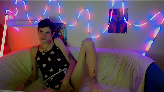 Snapshot of AlexNaughty14 chatting on September 29, 9:14 am AlexNaughty14 online show from September 29, 9:14 am