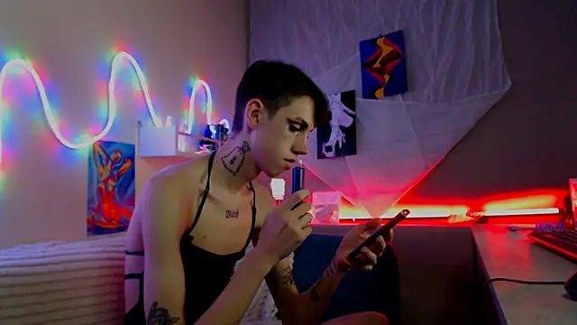 Snapshot of AlexNaughty14 chatting on December 3, 2:26 pm AlexNaughty14 online show from December 3, 2:26 pm