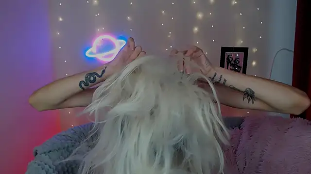 Snapshot of AlexNaughty14 chatting on December 22, 10:45 am AlexNaughty14 online show from December 22, 10:45 am