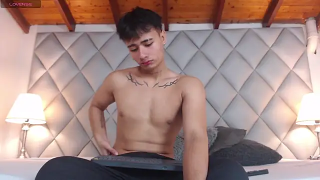 Clement Reyes online show from October 2, 12:45 pm