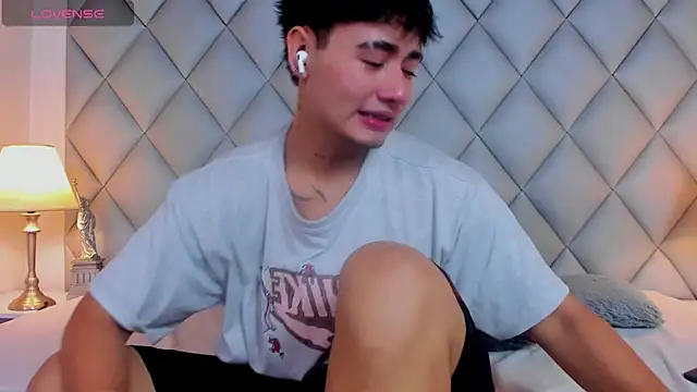 Clement Reyes online show from November 30, 3:16 pm