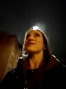 Snapshot of laradoom chatting on October 20, 3:40 am laradoom online show from October 20, 3:40 am