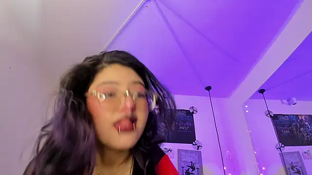 SabrinaV  online show from June 4, 11:27 am