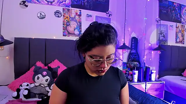 SabrinaV  online show from June 13, 11:19 am