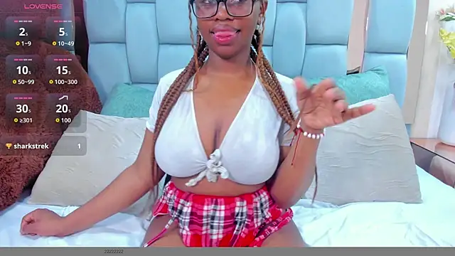 Snapshot of hazellanee chatting on November 9, 11:58 pm hazellanee online show from November 9, 11:58 pm