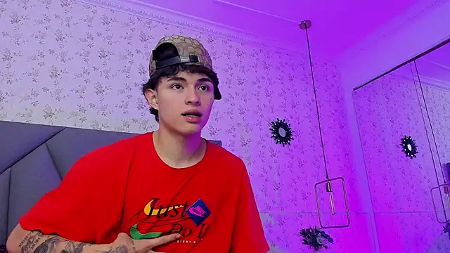 meganandtylerr19 online show from December 3, 12:14 pm