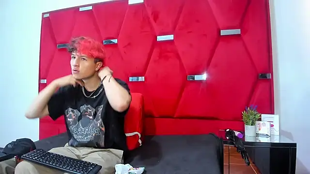 Snapshot of ANLLELOAndANGELA chatting on September 30, 2:44 pm ANLLELOAndANGELA online show from September 30, 2:44 pm