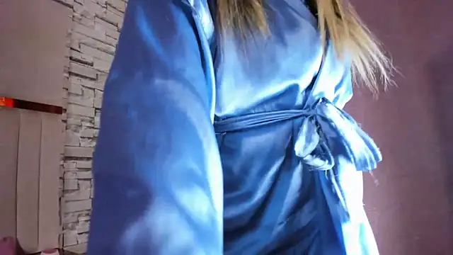 Snapshot of ANLLELOAndANGELA chatting on May 17, 5:20 pm ANLLELOAndANGELA online show from May 17, 5:20 pm