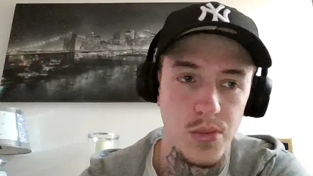 ZaneValentino online show from September 30, 3:39 pm