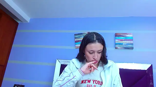 Emily Swiftt online show from November 15, 3:37 am