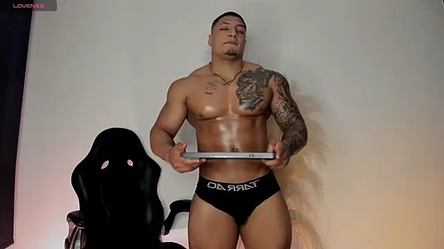 Snapshot of chrizmacgregor chatting on September 29, 2:49 am chrizmacgregor online show from September 29, 2:49 am