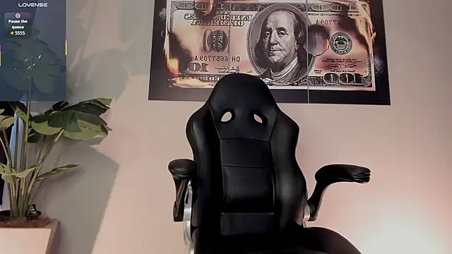 Snapshot of chrizmacgregor chatting on October 28, 9:06 pm chrizmacgregor online show from October 28, 9:06 pm