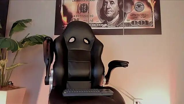 chrizmacgregor online show from February 3, 3:26 am