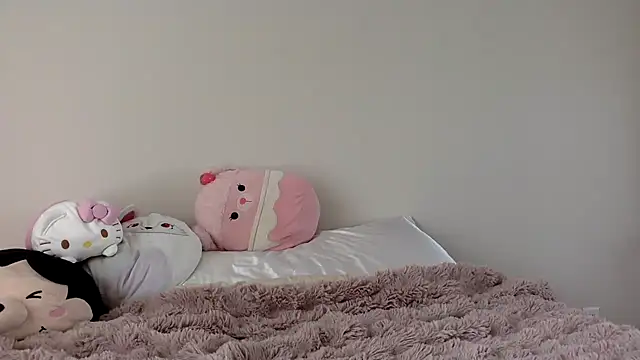 pinkybaby444 online show from October 7, 9:45 pm