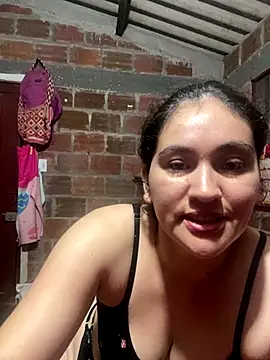 lunasexyhot18 online show from September 18, 5:15 pm