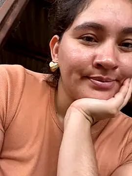 lunasexyhot18 online show from October 14, 5:25 pm